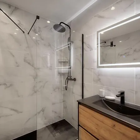 Luxury - Stunning With Terrace To Rent Grand * Cannes