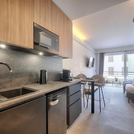 Luxury - Stunning With Terrace To Rent Grand * Cannes